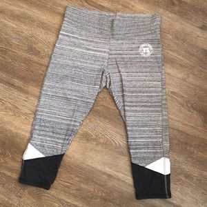 VS Capri Leggings